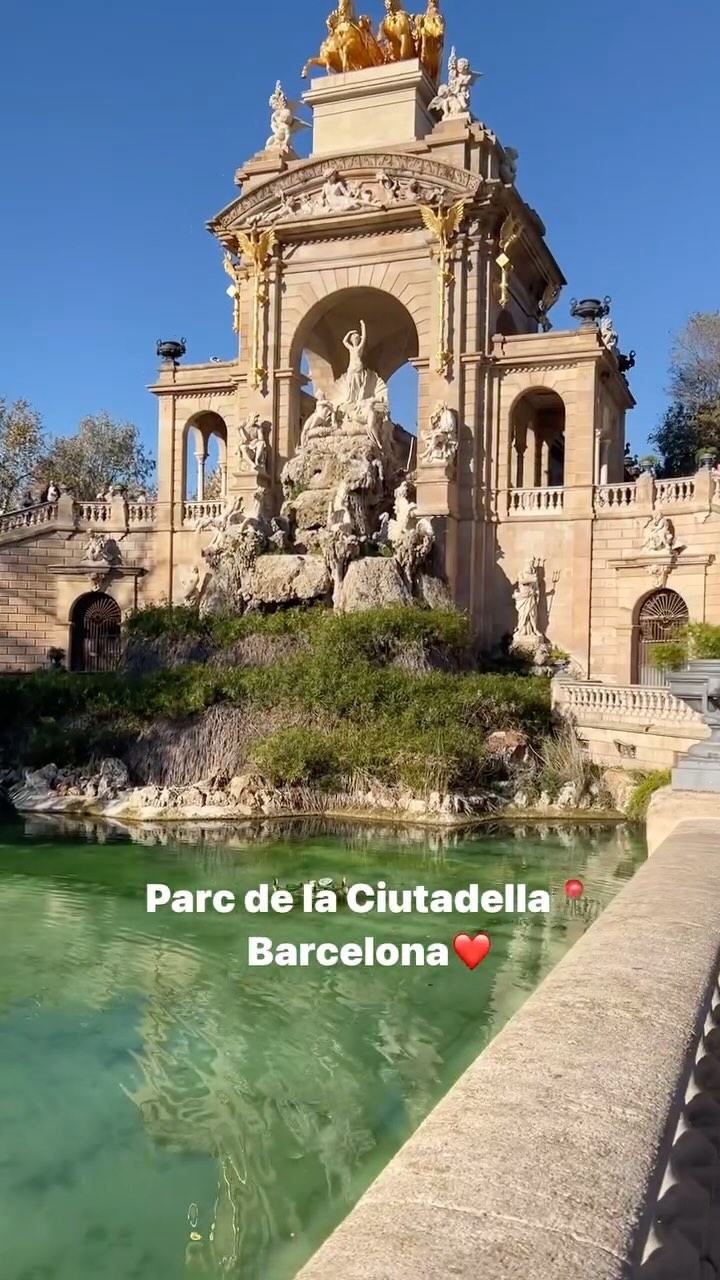 Ciutadella Park's Greenery and Fountain
