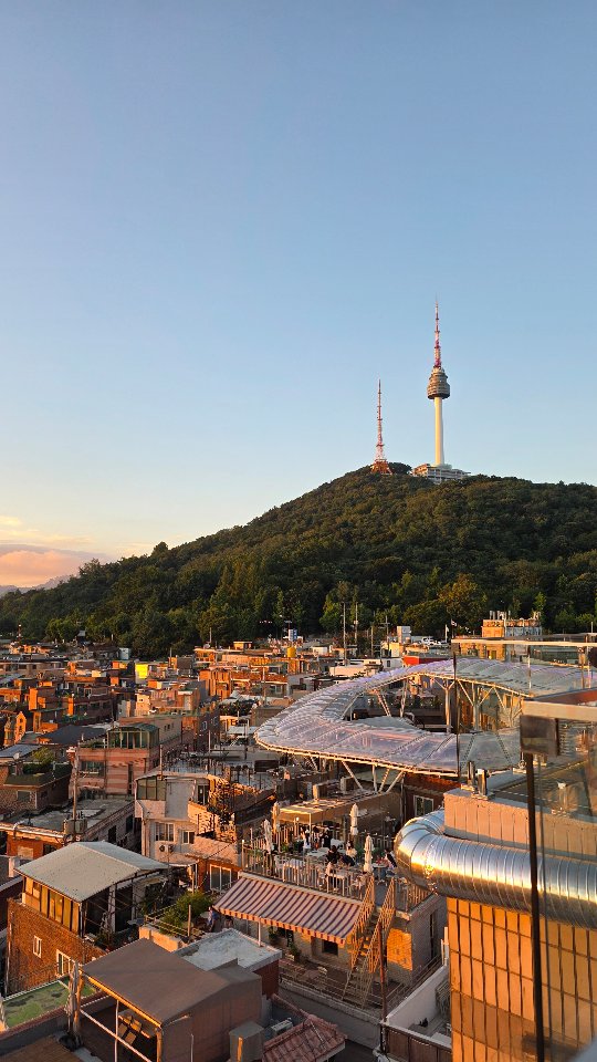 Seoul Rooftop Cafe Bar With Tower Views