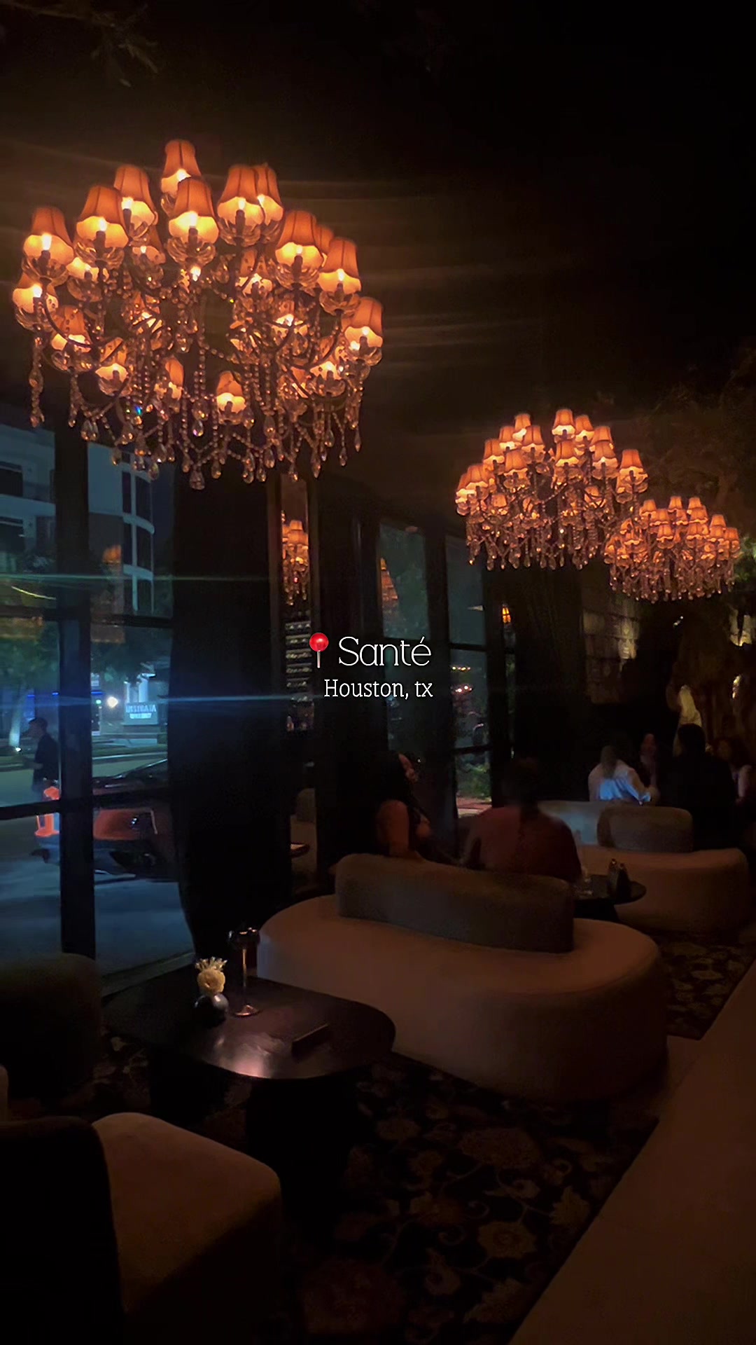 Santé's Lively Atmosphere Perfect for Date Nights