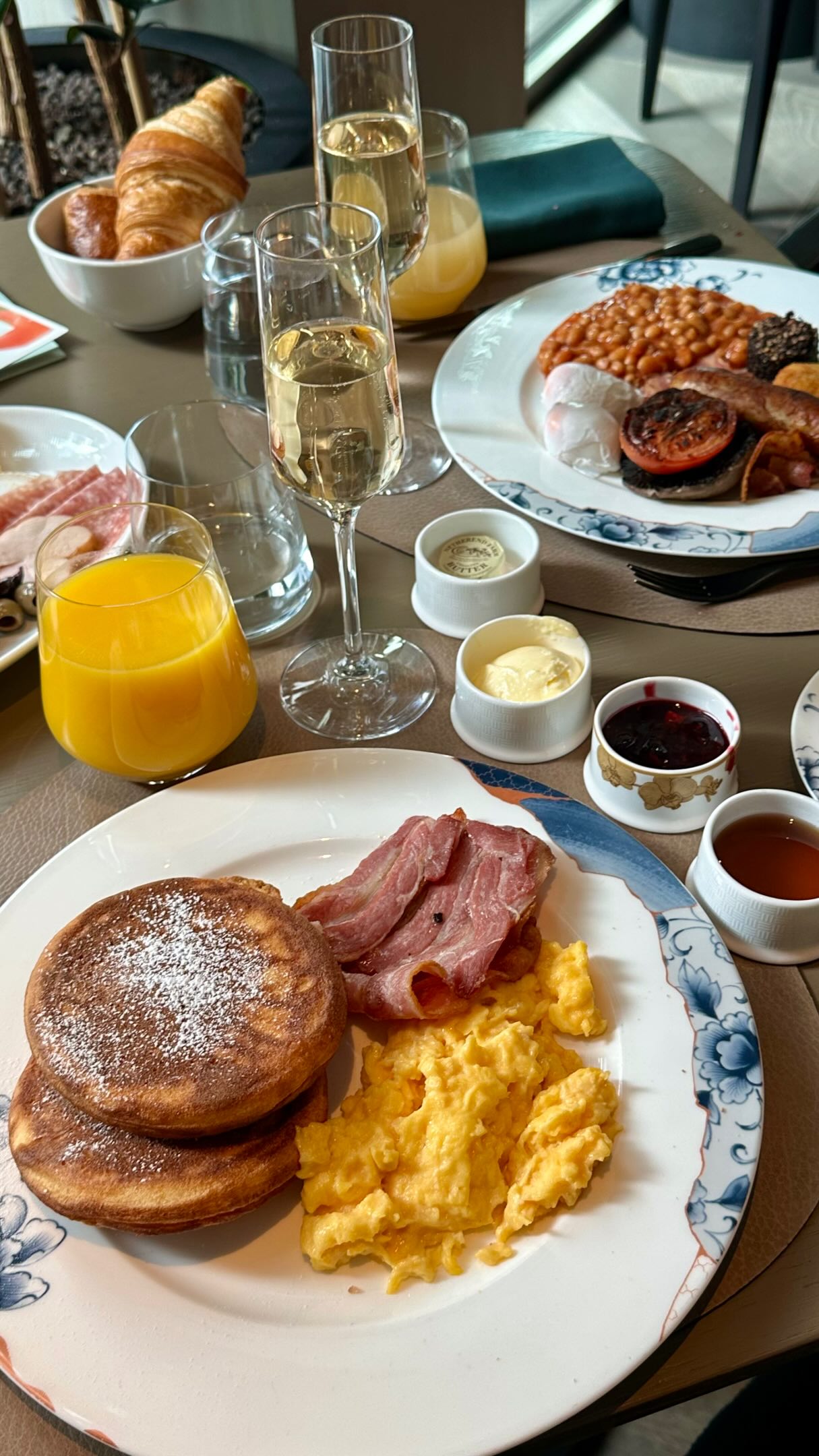 Luxury London Hotel Offers Spa and Brunch