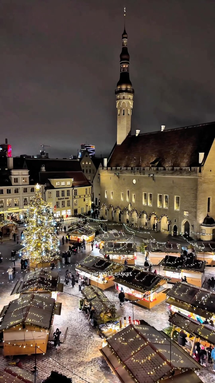 Tallinn Christmas Market's Festive Atmosphere