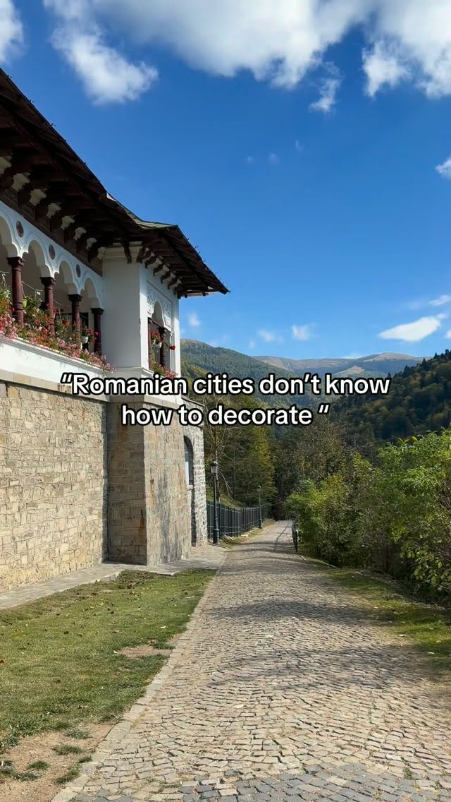 Romanian Beauty: Peleș Castle and Sinaia
