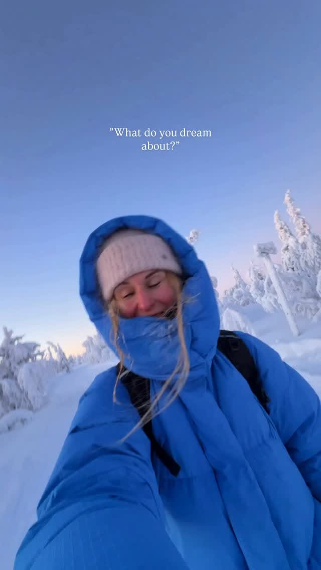 Lapland's Winter Wonderland: Skiing and Aurora