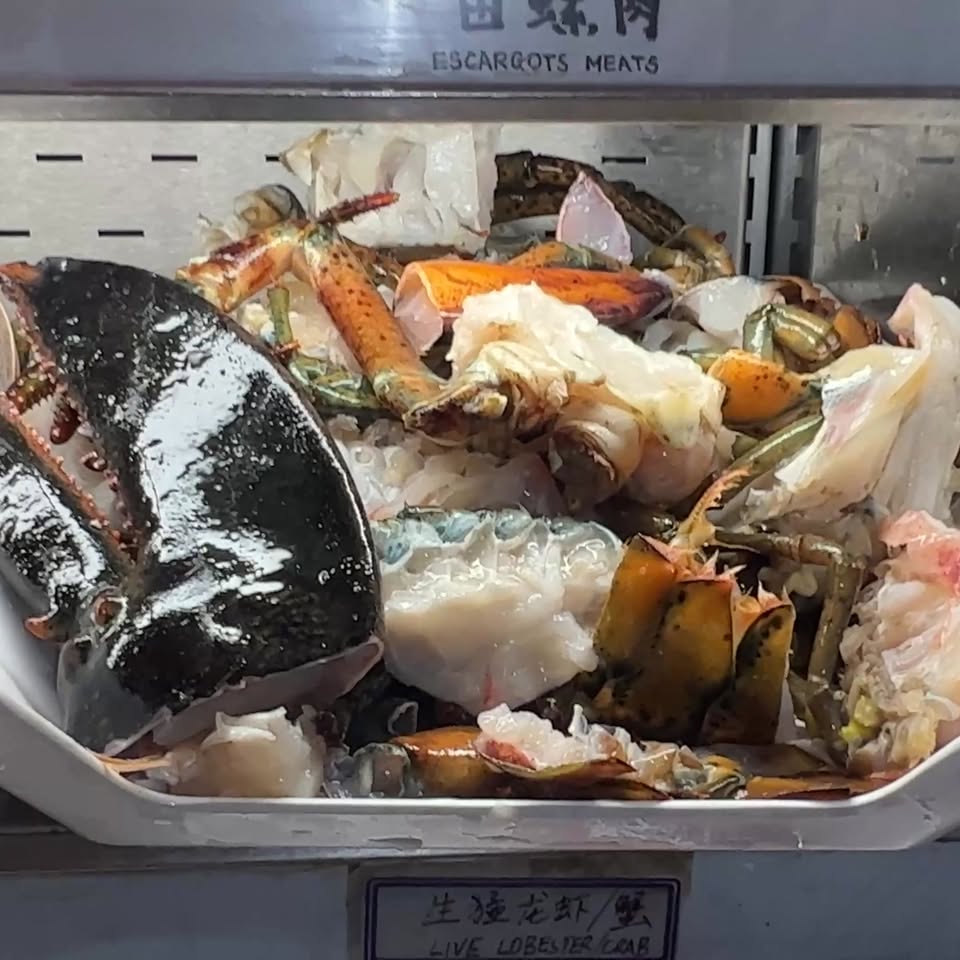 Chengdu Spicy Chinese Cuisine: Toronto's Lobster Hotpot