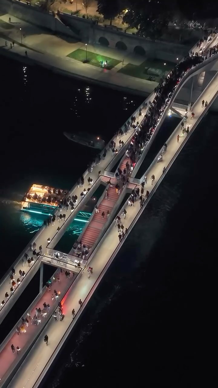 Kraków's New Wavy Footbridge Offers Scenic Vistula Views