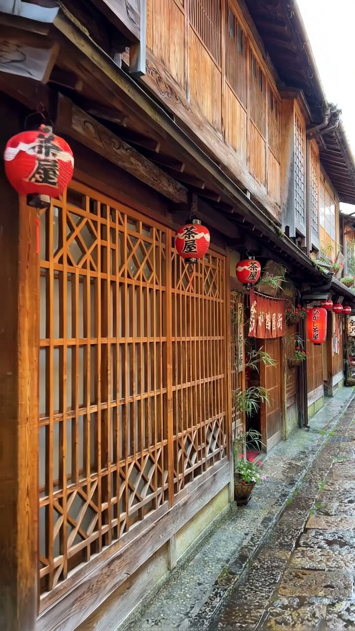 Higashiyama's Historic Charm
