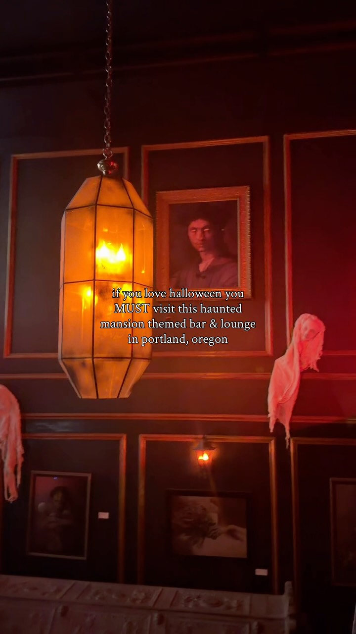 Raven's Manor: Spooky Halloween Bar
