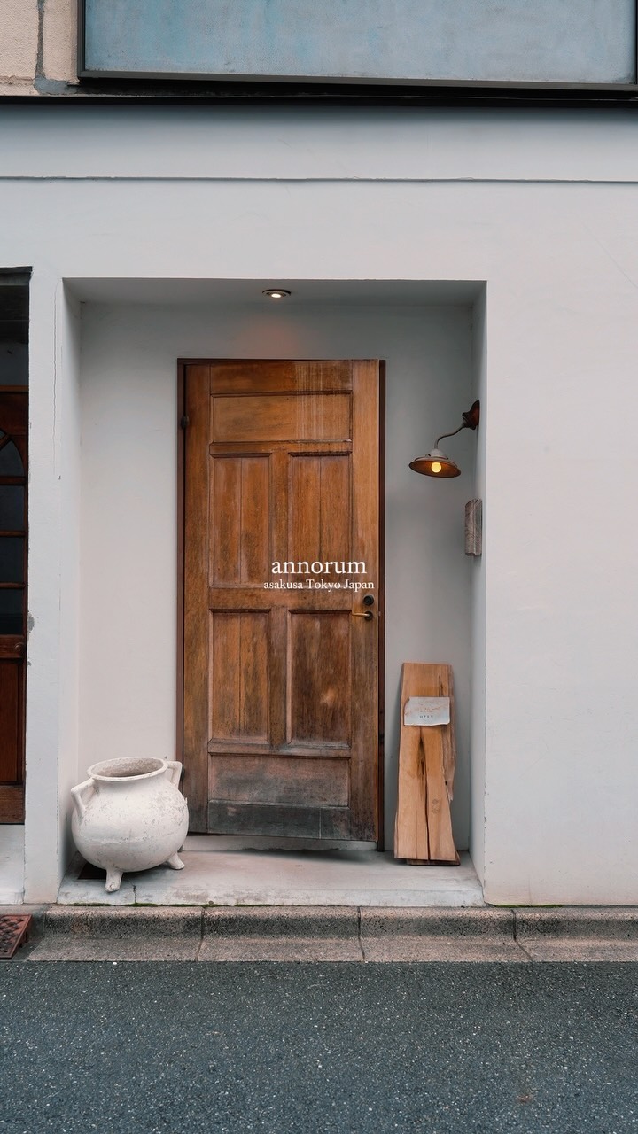 Antique Shop Cafe in Tokyo's Quiet Asakusa Alley