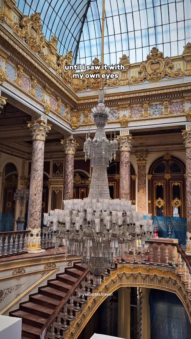 Dolmabahçe Palace: Opulent Ottoman Imperial Residence