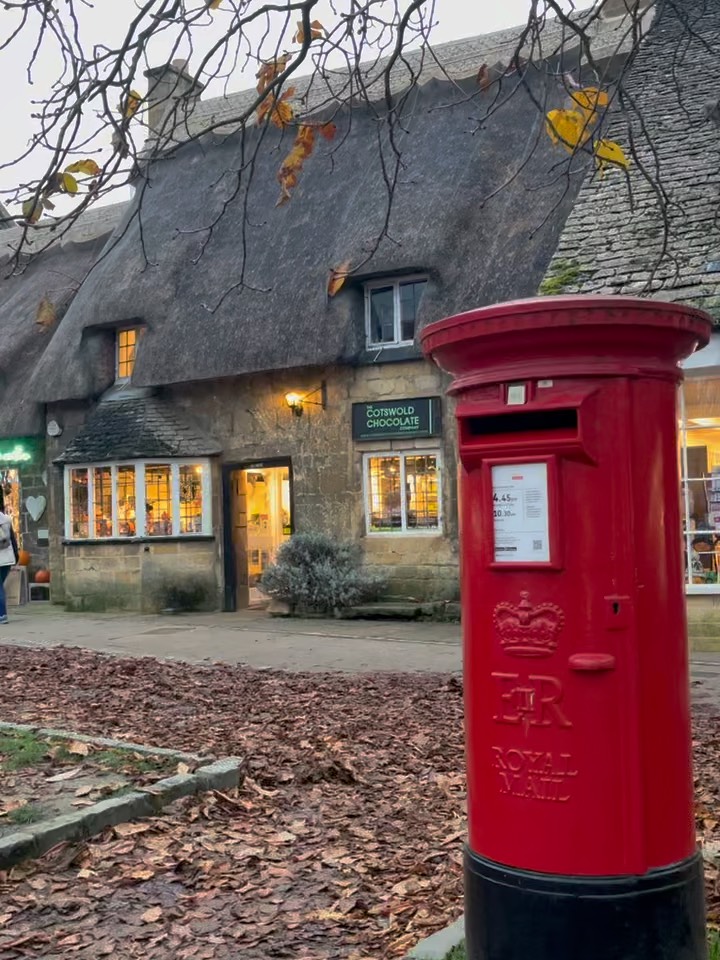 Charming Cotswolds Autumn Scenery And Shops