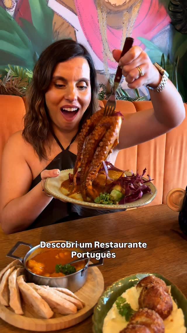 Lisbon's El Clan: A Jungle-Themed Portuguese Restaurant