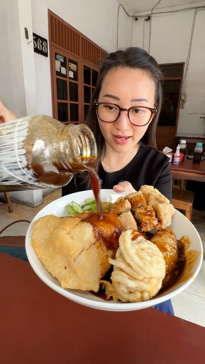 Pempek Palembang Vena: Tangerang's Authentic Indonesian Gem