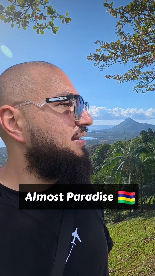 Chamarel Restaurant: Panoramic Mountain & Ocean Views