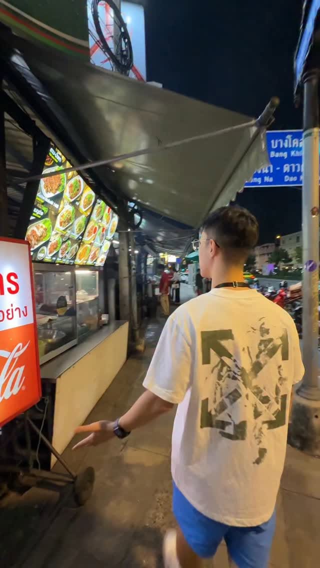 Bangkok's Flavorful and Affordable Street Food