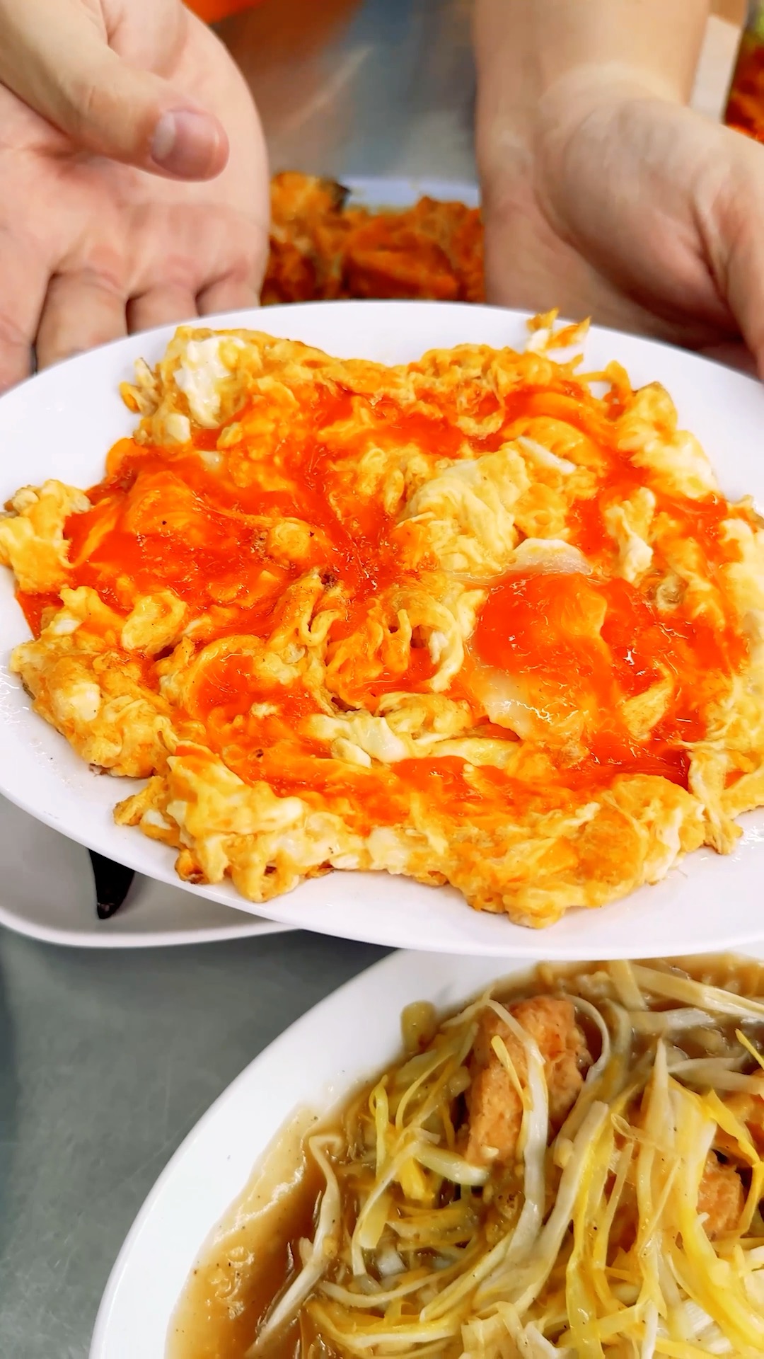 Meng Poo Dong: A 30-Year Bangkok Seafood Favorite