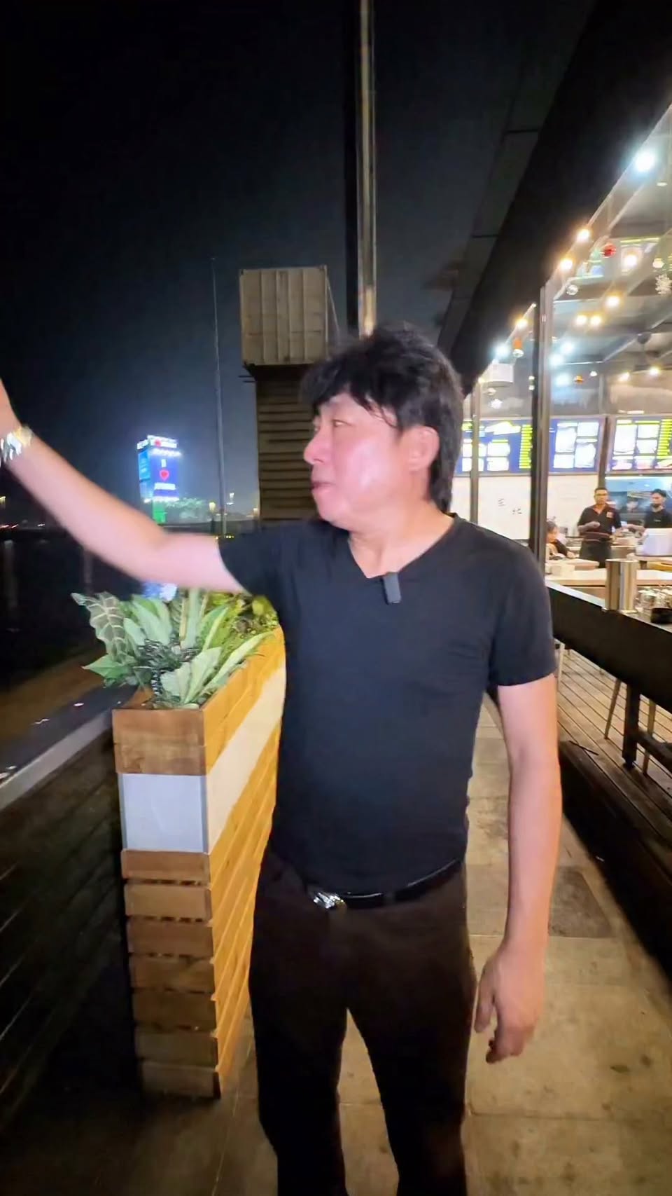 Johor Bahru Restaurant Serves Chinese Barbecue and Hotpot