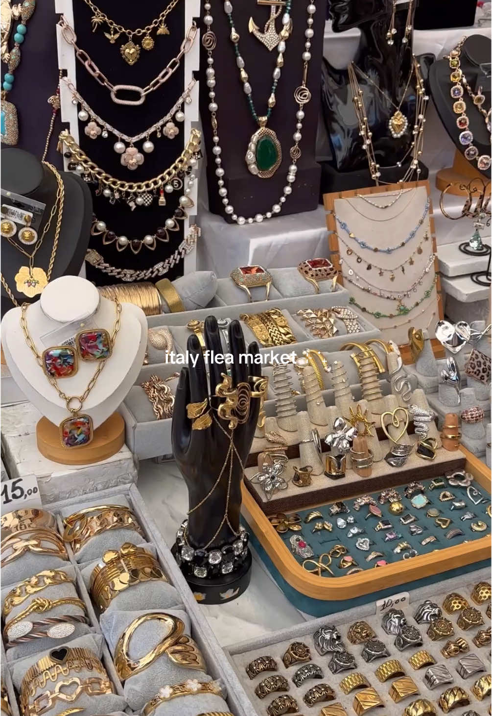 Rome's Flea Market Sells Jewelry, Clothes, Antiques