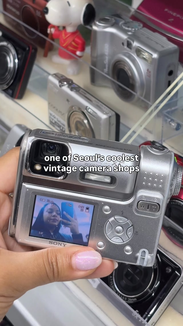 Unfomo: Seongsu's Film Camera Haven