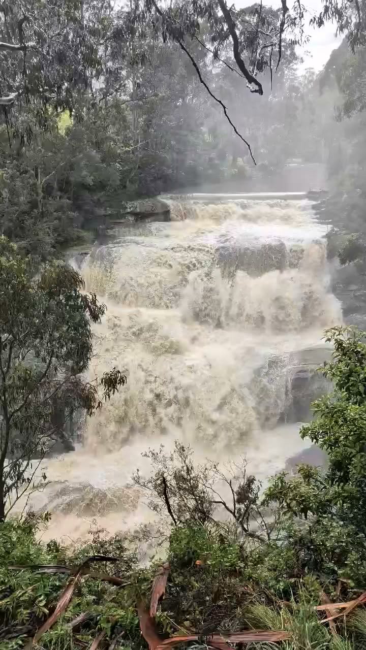 Agnes Falls Waterfall