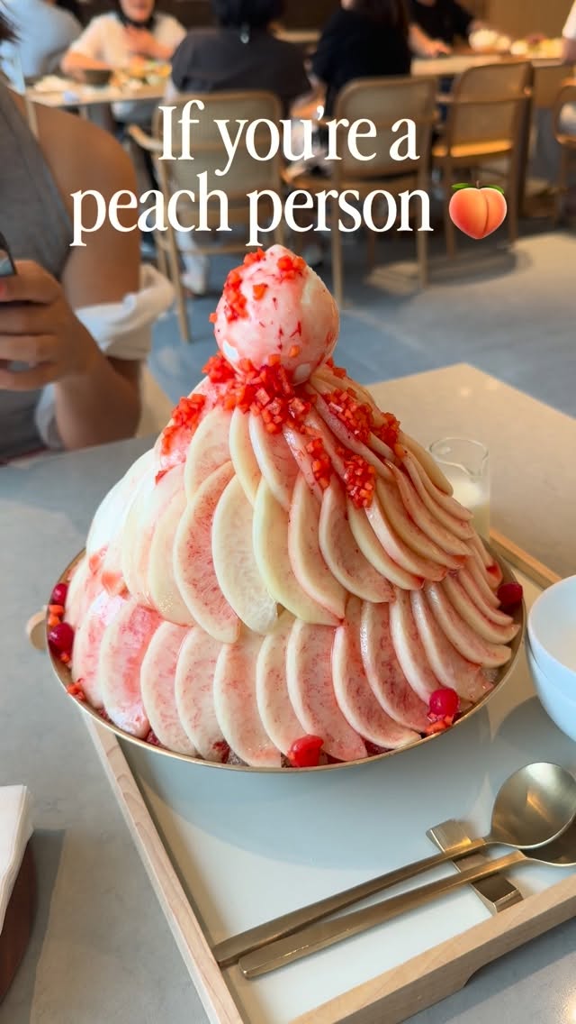 Shinsegae Department Store's Peach Dessert Salon