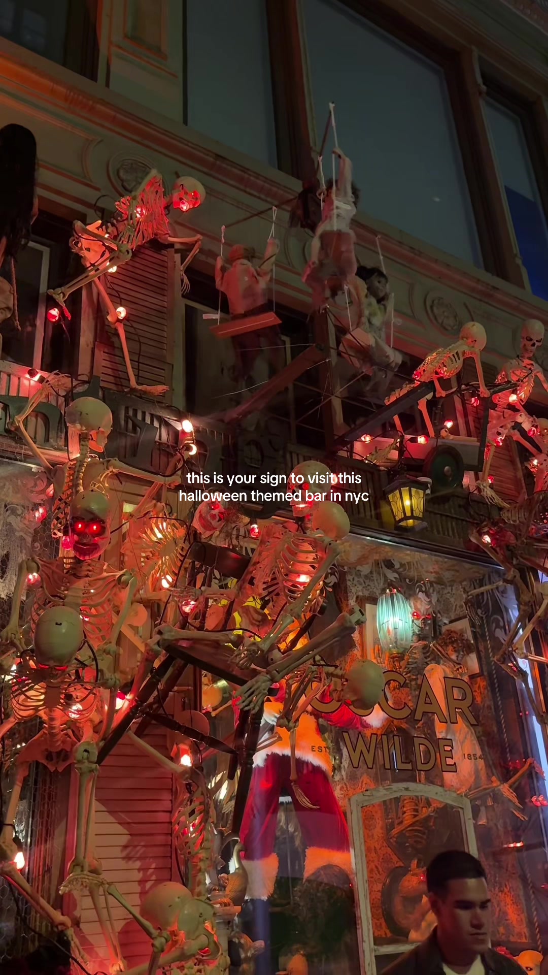 Oscar Wilde: NYC's Halloween Themed Bar