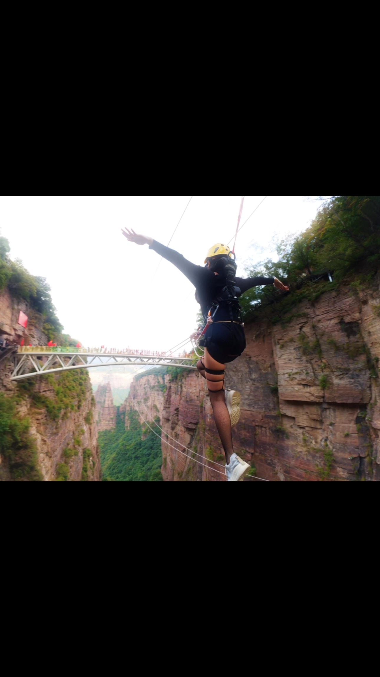 Baoquan: Giant Rope Swing Over Canyon