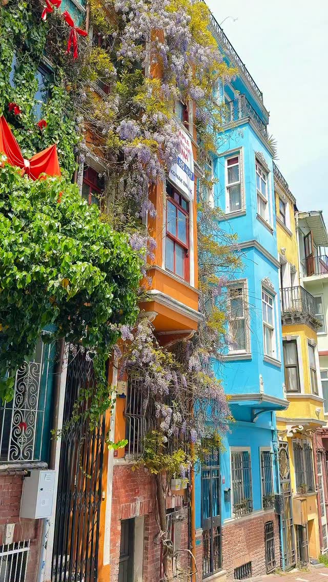 Balat, Istanbul: Colorful Streets and Historic Sites