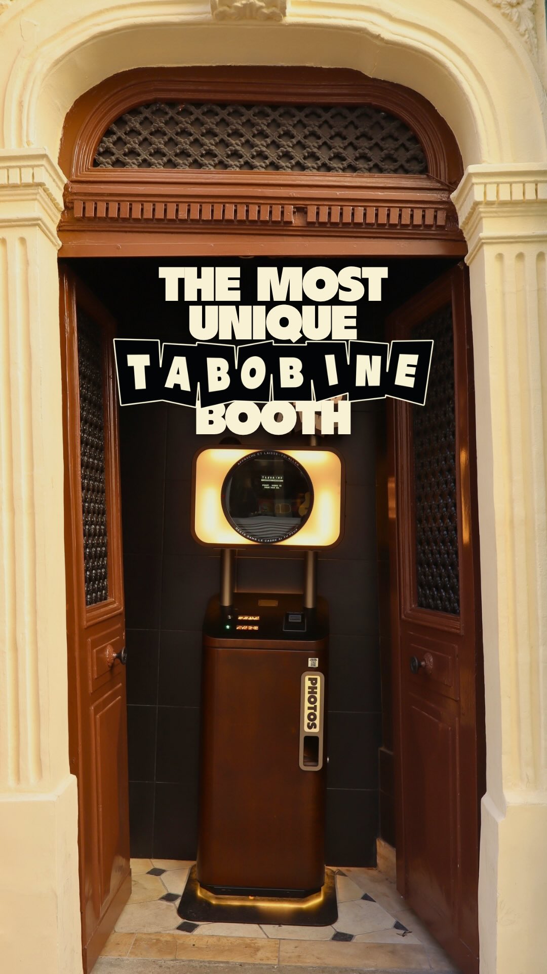 Parisian Photobooth Offers Stylish Souvenirs