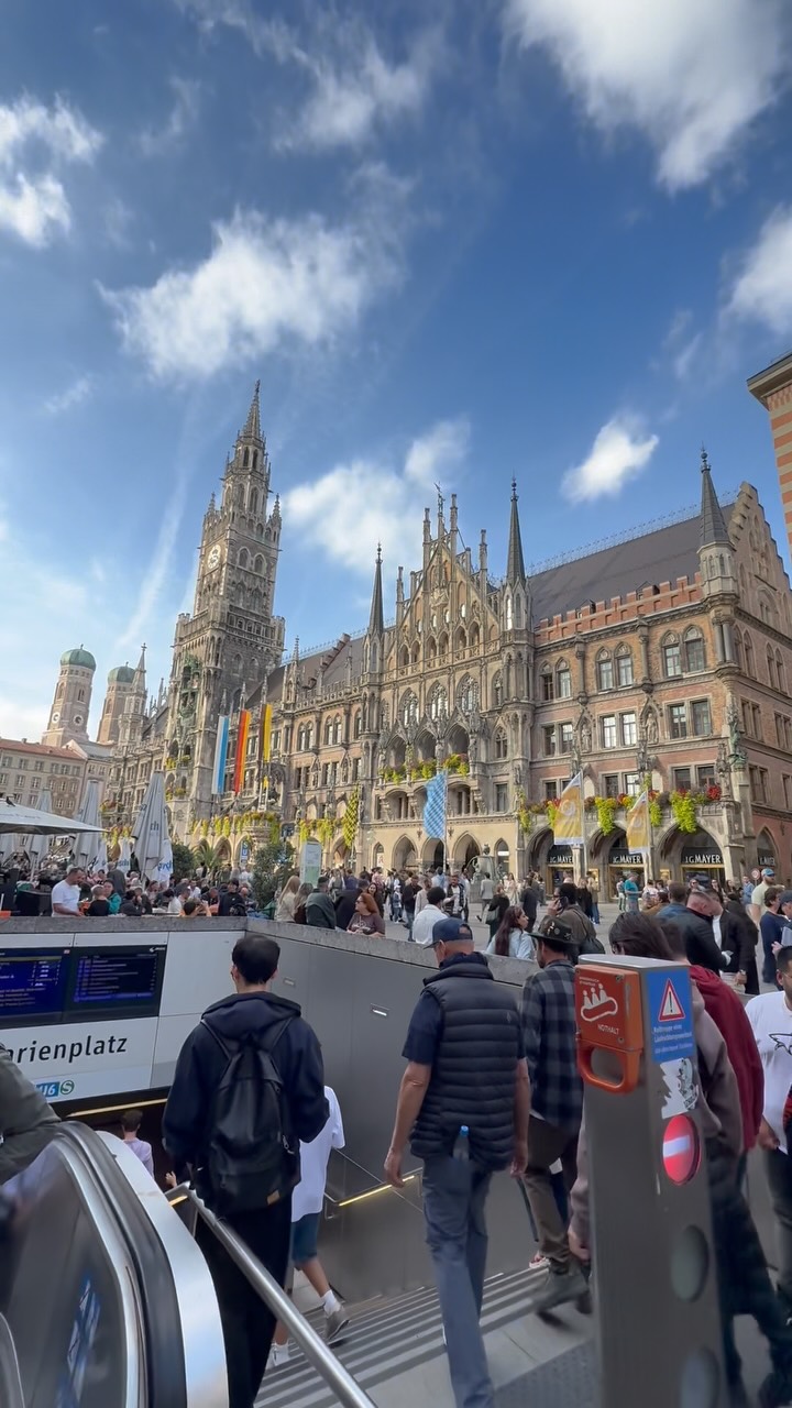 Munich's Marienplatz and Ludwig Beck Shopping