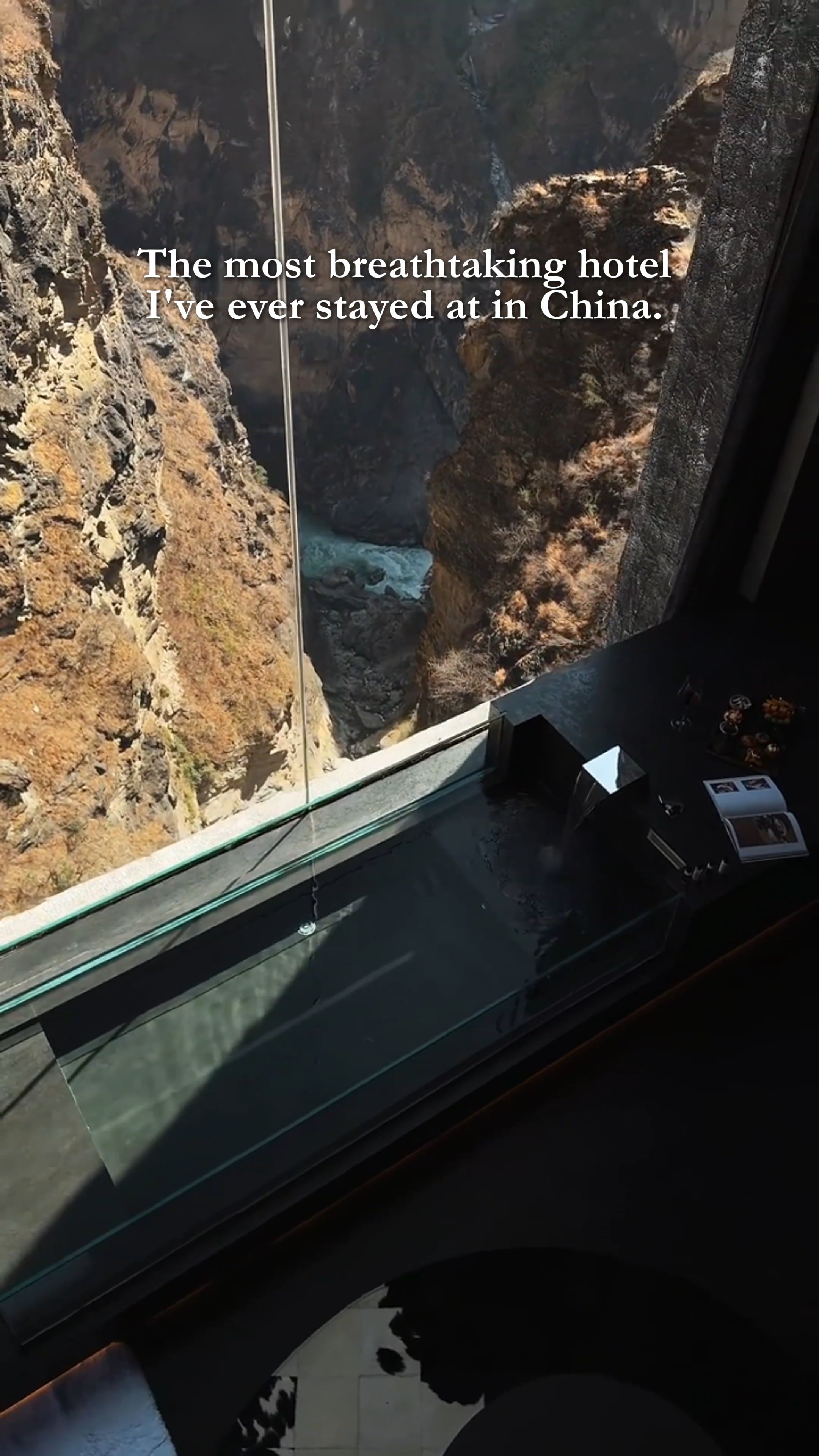Yunnan Cliffside Stays Offer Mountain and River Views