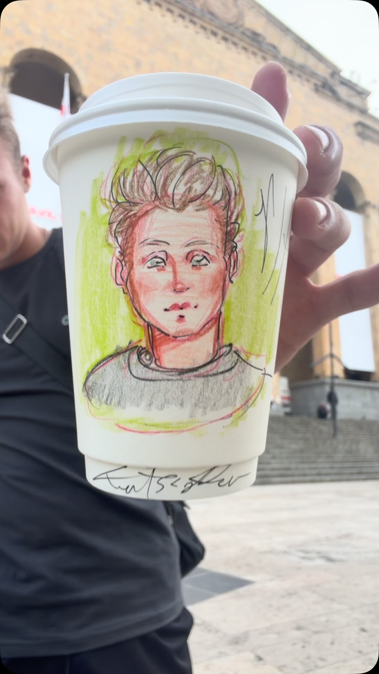 Kvarts Coffee Draws Custom Portraits on Cups