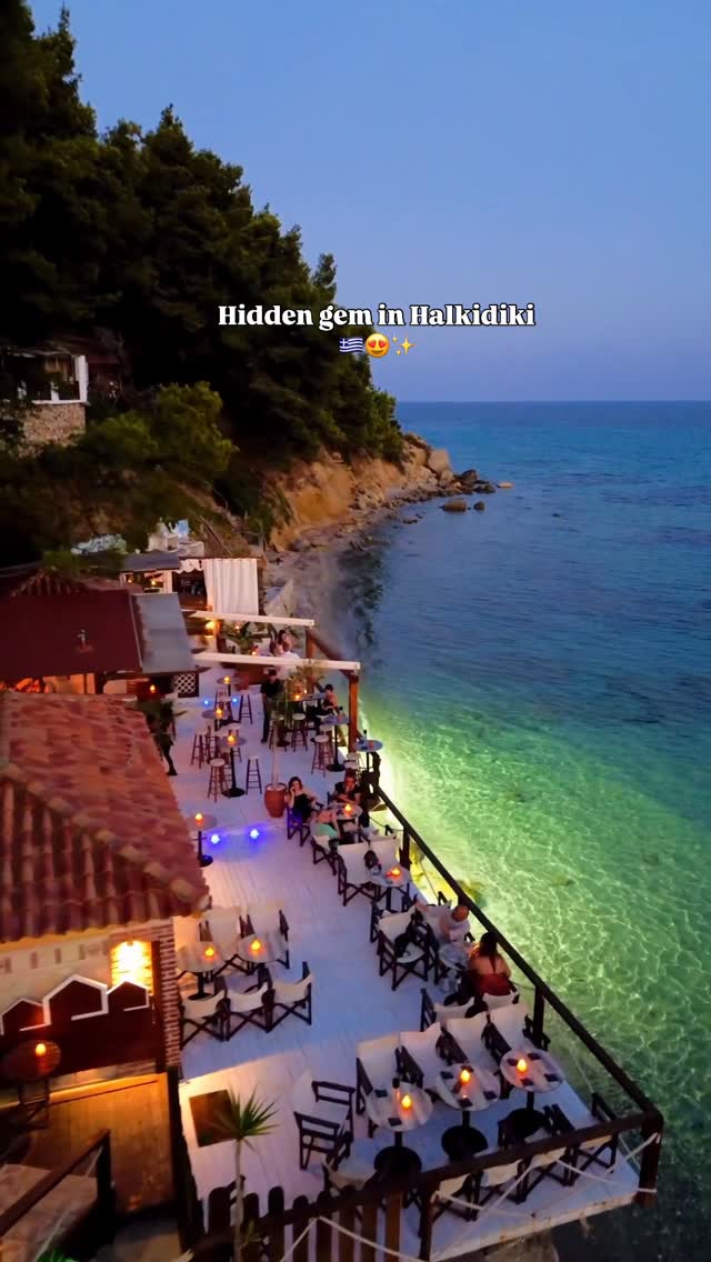 Halkidiki's Beachfront Dining and Drink Spots