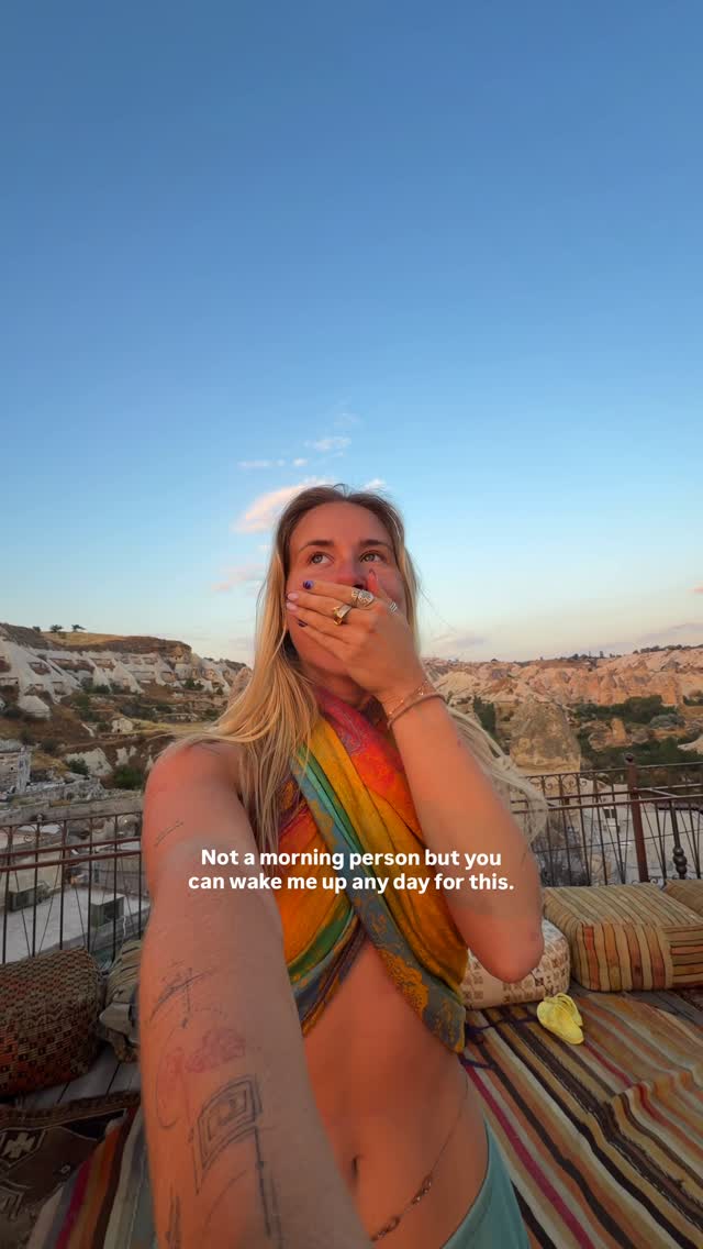 Cave Hotel Overlooking Cappadocia Balloon Sunrise