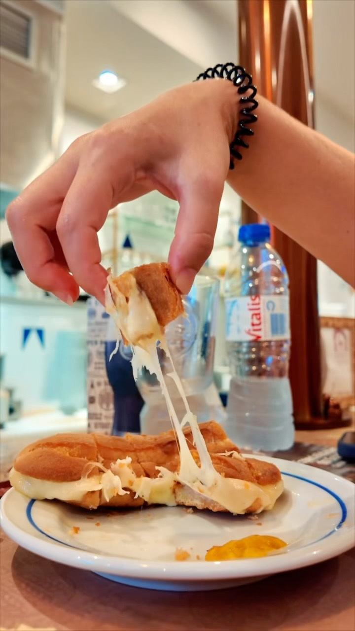 Porto's Famous Cachorrinho Hot Dog
