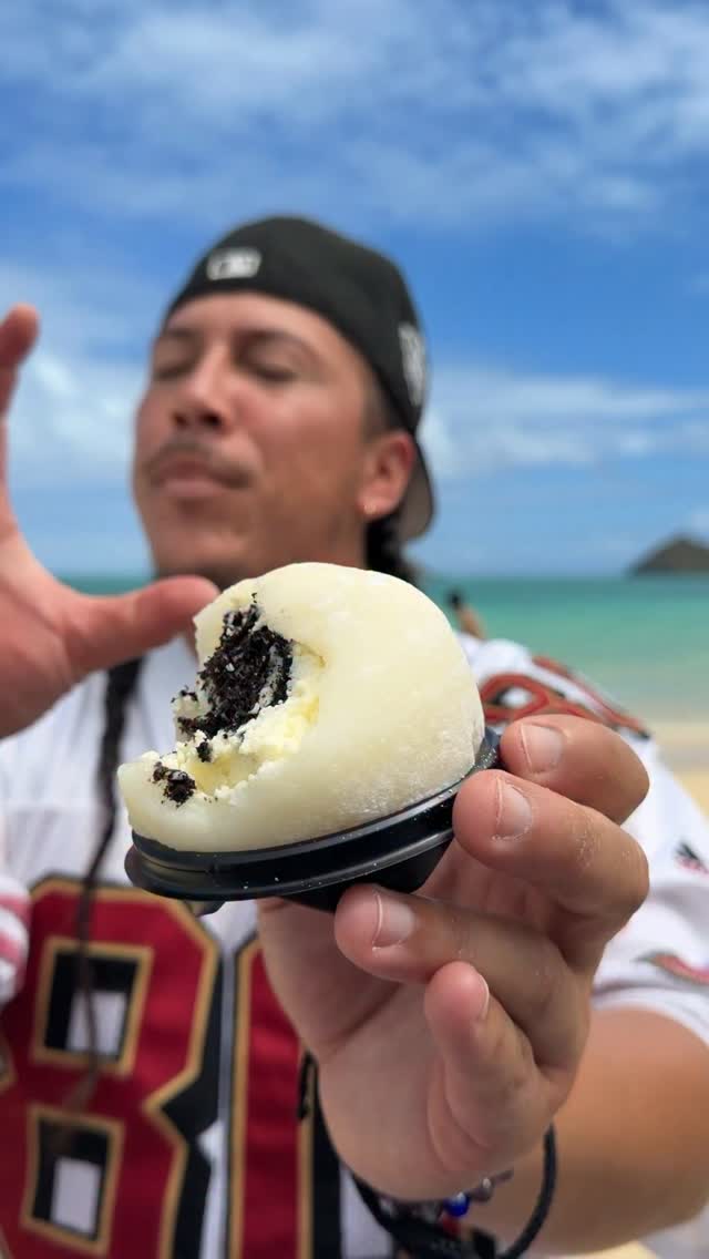 Kansai Yamato Cafe Offers Beachside Mochi Treats