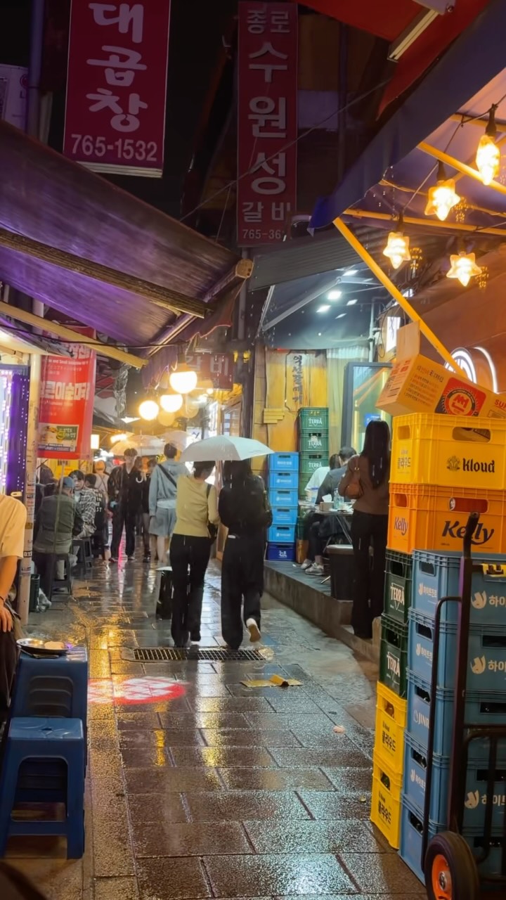 Jongno 3-ga: Seoul's Lively Local Nightlife