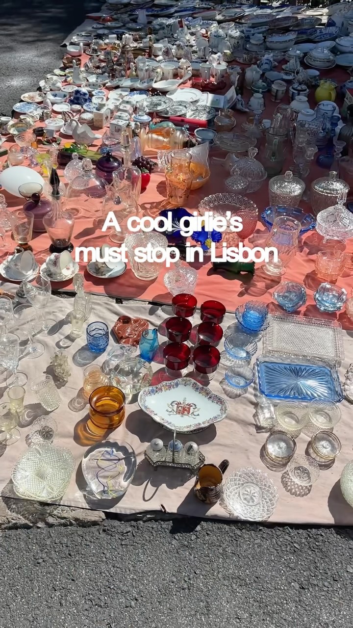 Lisbon's Feira da Ladra & Nearby Landmarks
