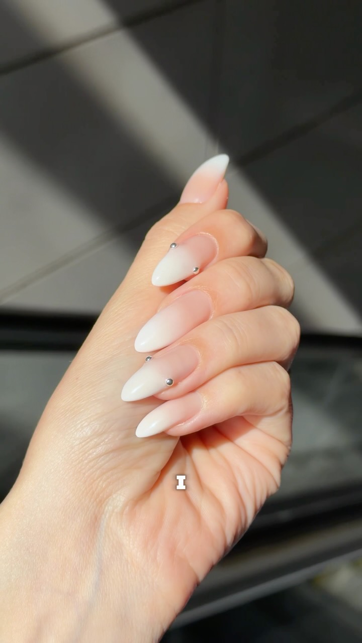 Seoul Nail Salon Features Artisanal Designs
