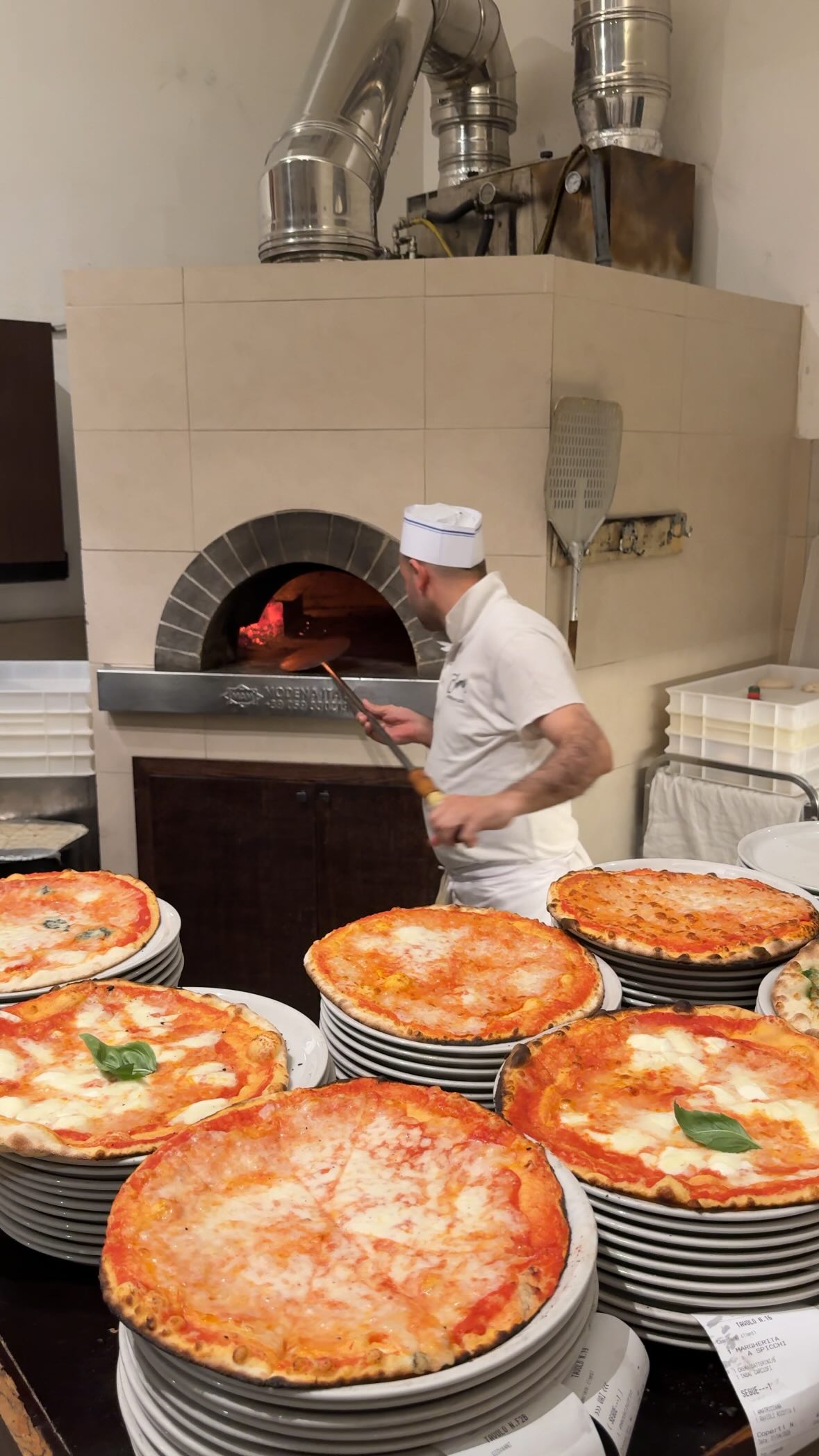 Rome's Top Pizza Spots Offer Diverse Styles