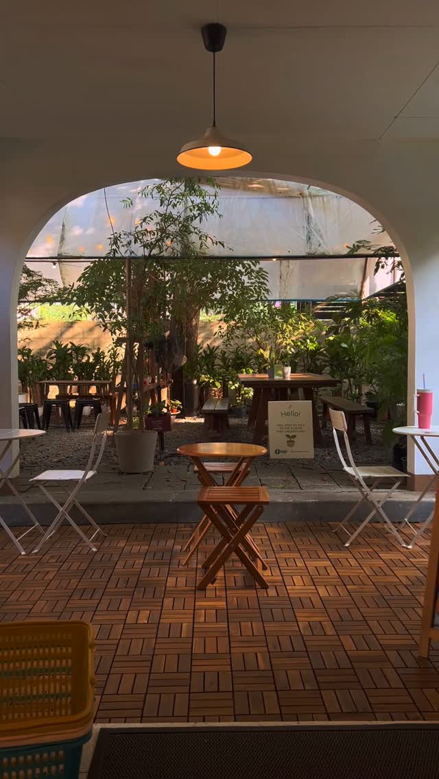 Shopleaf: A Plant Studio and Cafe Oasis