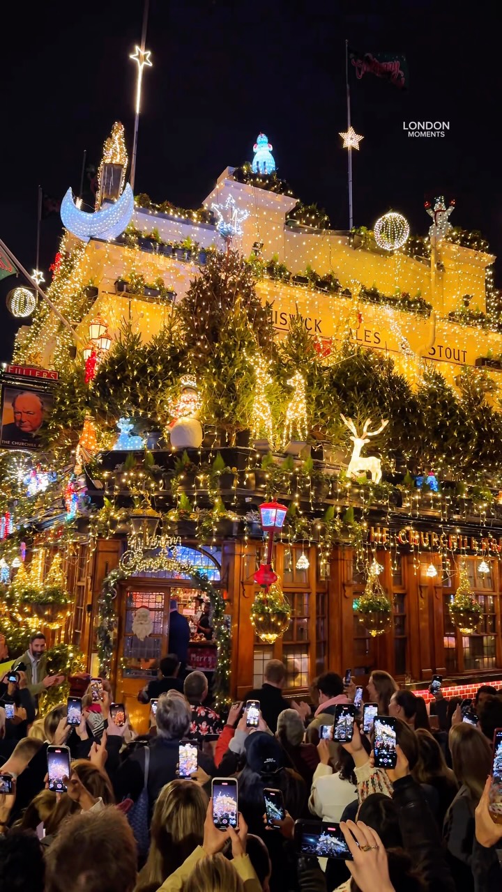 Churchill Arms Pub's Festive Christmas Transformation