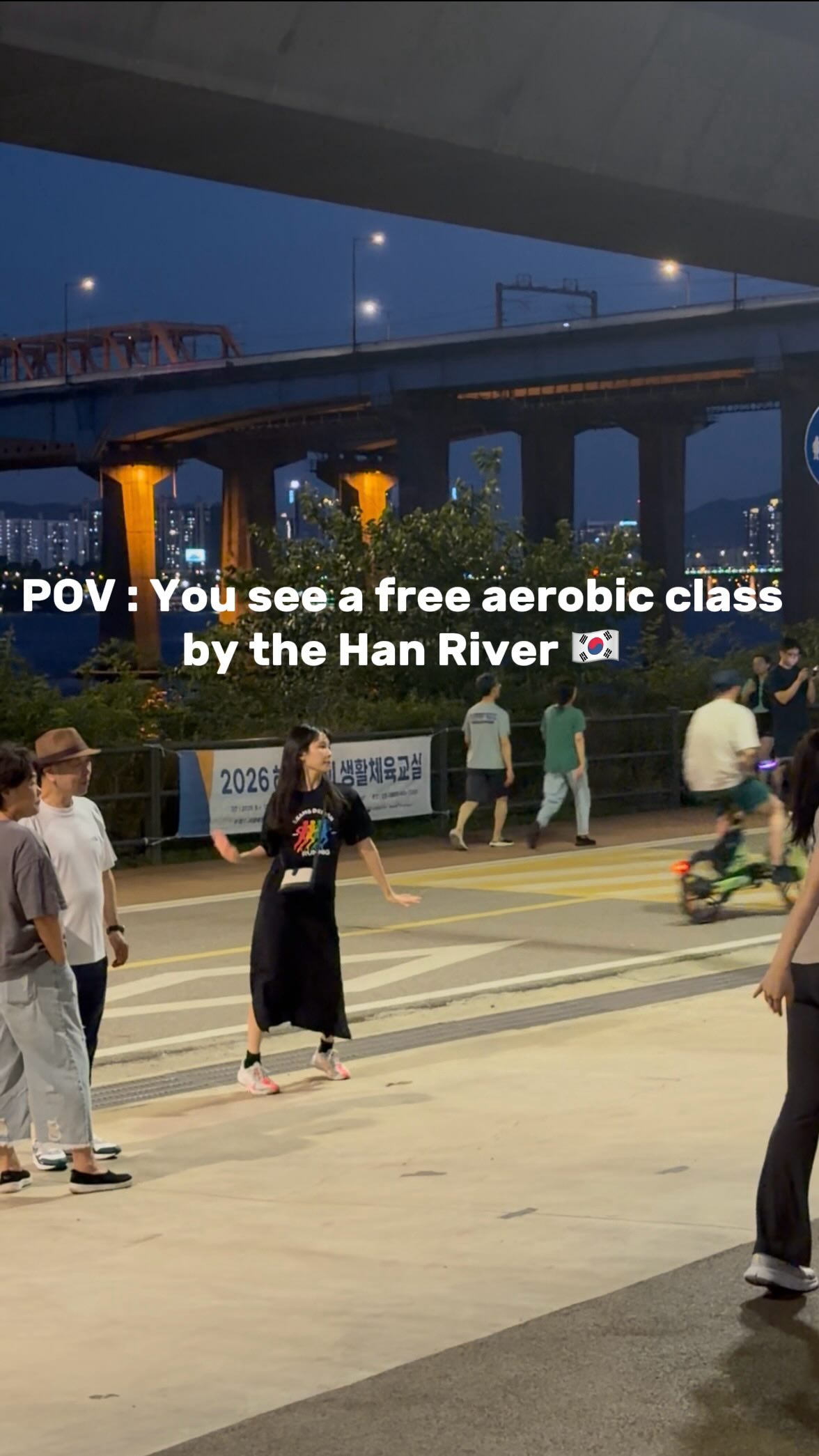 Free Aerobics Class Beside Seoul's Han River