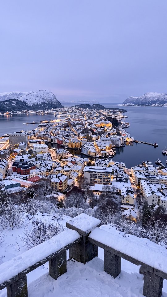 Ålesund: Fairytale Winter Scenes
