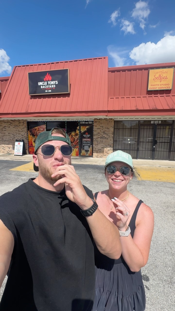 Uncle Tony's BBQ: Dino Ribs and Mac