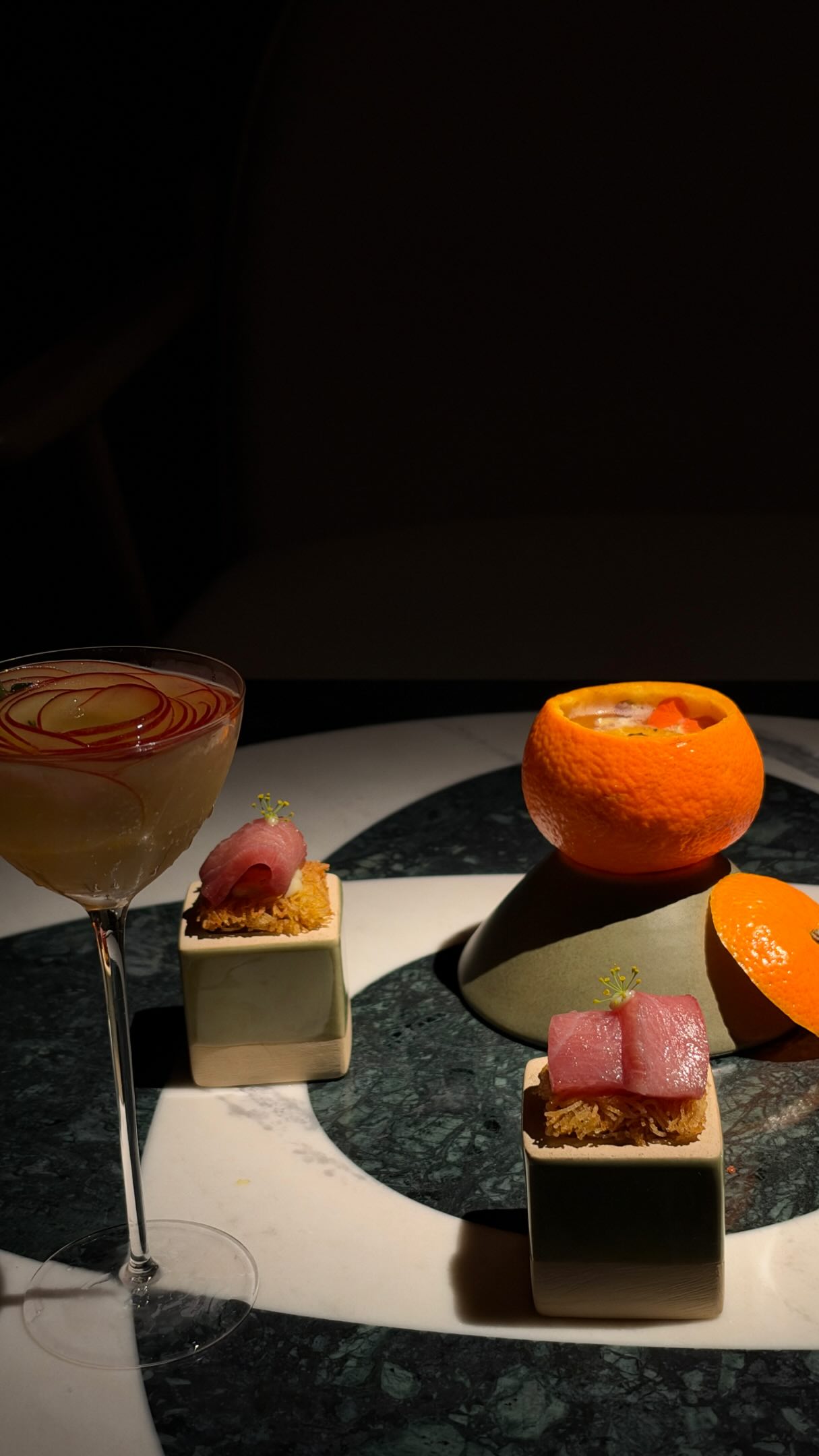 Oculus Saigon: Intimate Cocktails and Culinary Magic