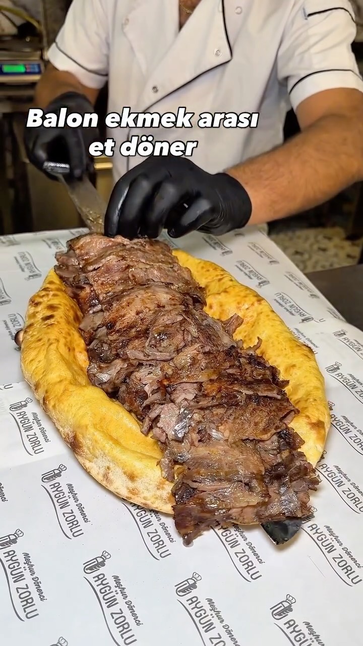 Izmir's Famous Döner Joint Serves Balloon Bread