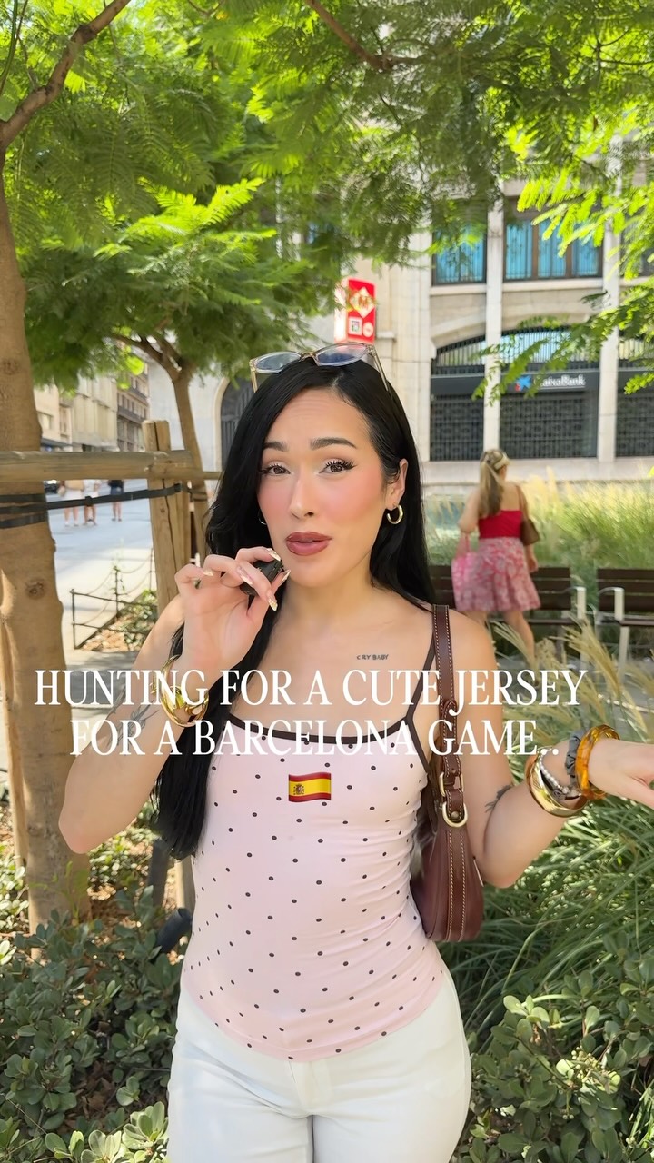 Barcelona Vintage Store Sells Cute Jerseys