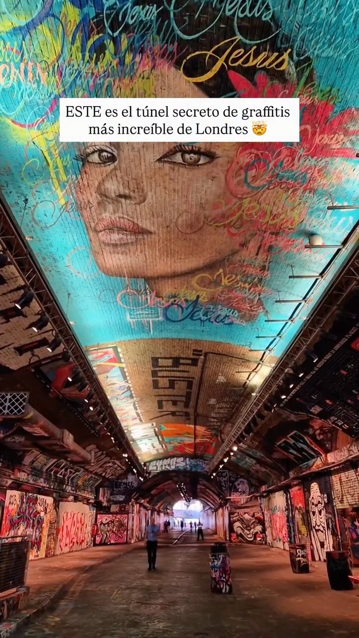 London's Vibrant Street Art and Iconic Landmarks