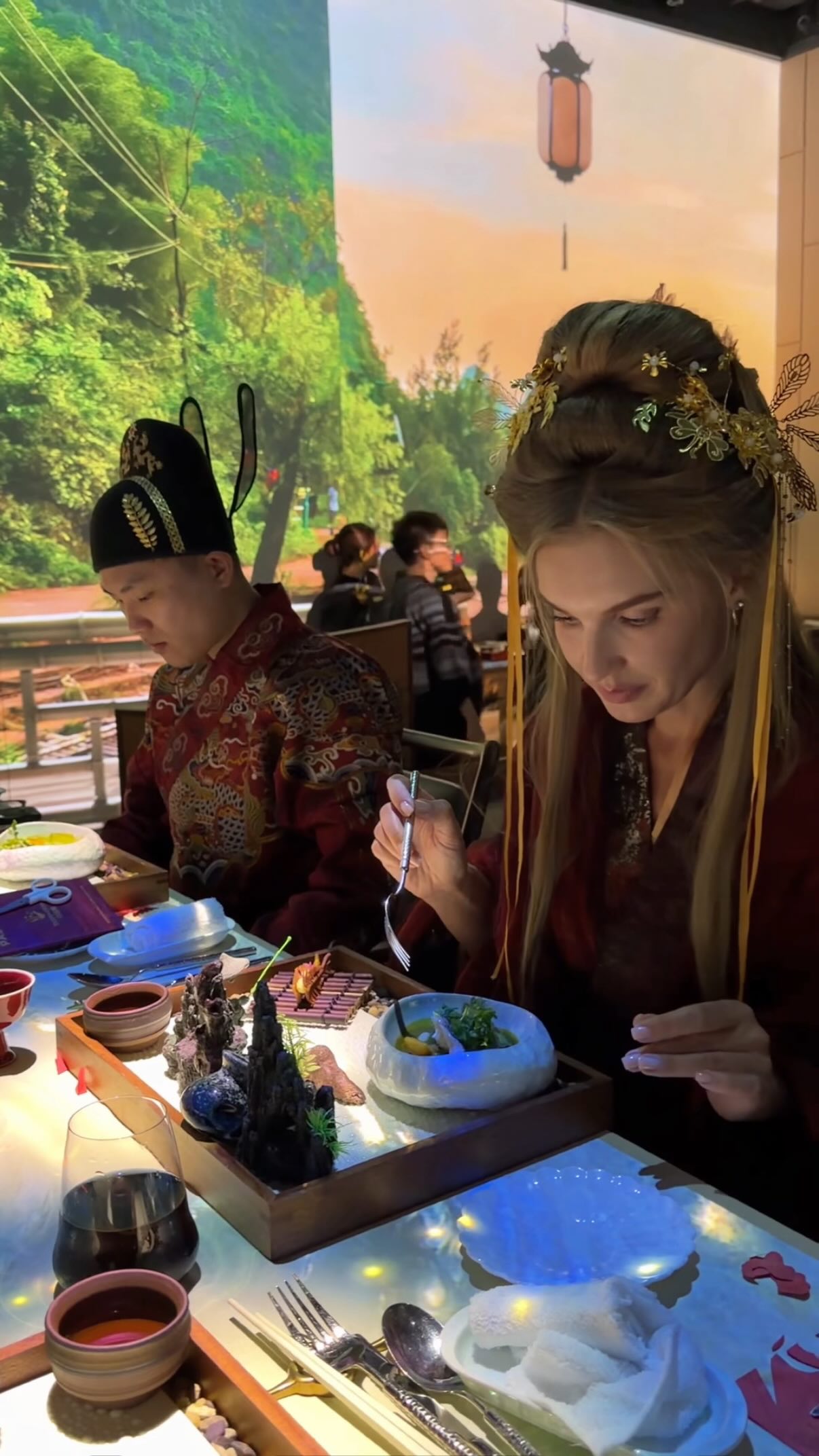 Shanghai's Immersive Dining: Food, Culture, and Tech