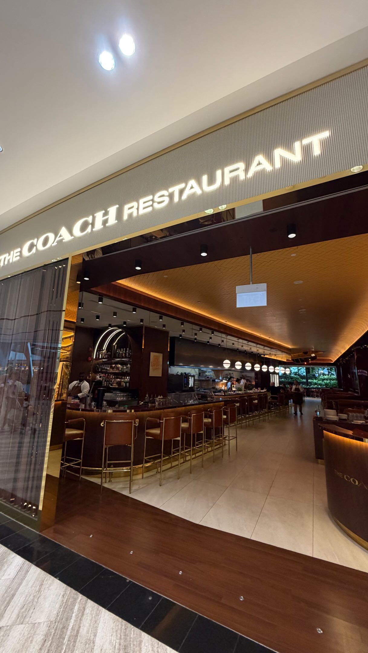 Airport Dining Experiences: Singapore Changi And Jewel